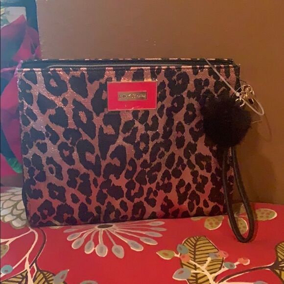 Betsey Johnson leopard printed wristlet - Picture 1 of 4